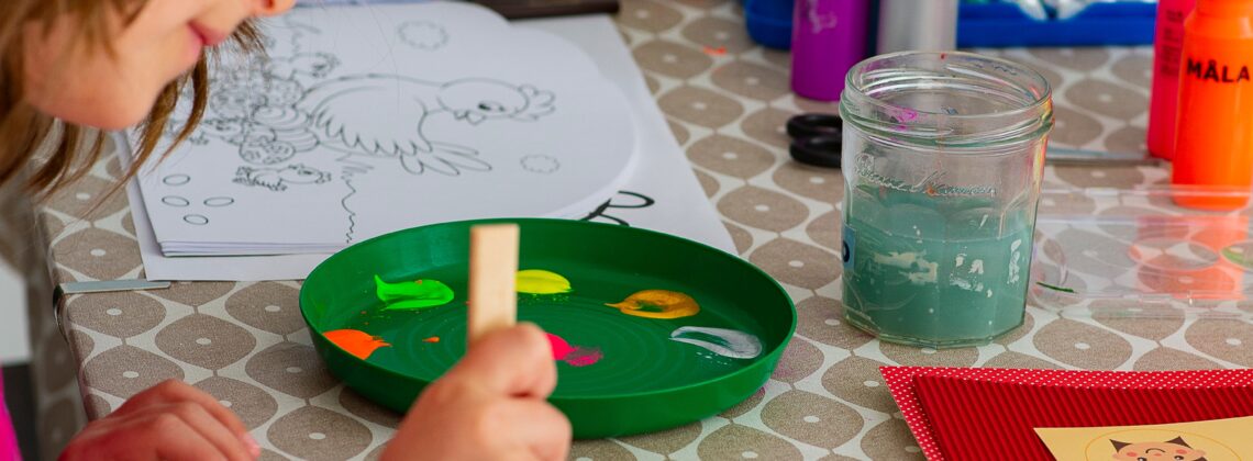 Kids making art